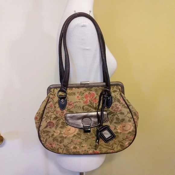 Liz Claiborne Handbags - Liz Claiborne vintage floral purse bag *P2
